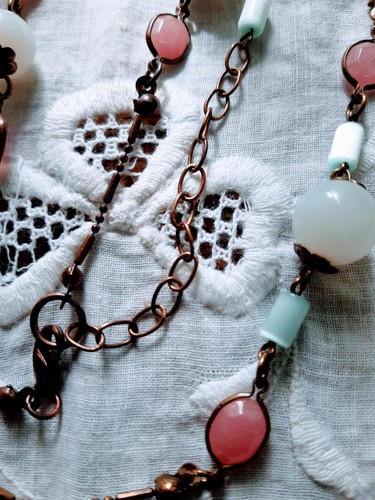 Vintage long bronzed necklace with pink, white, pale blue glass beads 40" long - Picture 2 of 4