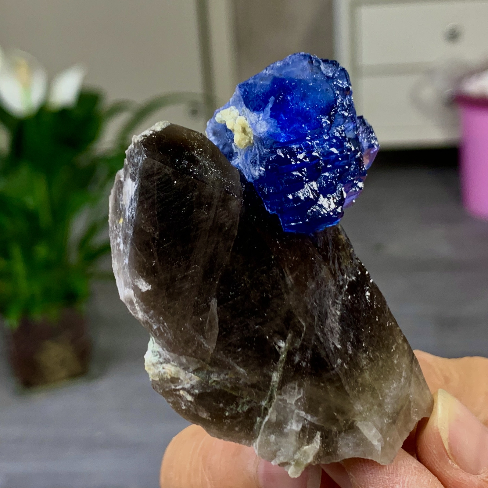 102G Rare transparent purple blue fluorite quartz mineral crystal yaogangxian