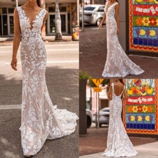 Boho Mermaid Wedding Dresses V-Neck Backless Lace Appliques Bridal Gowns Train