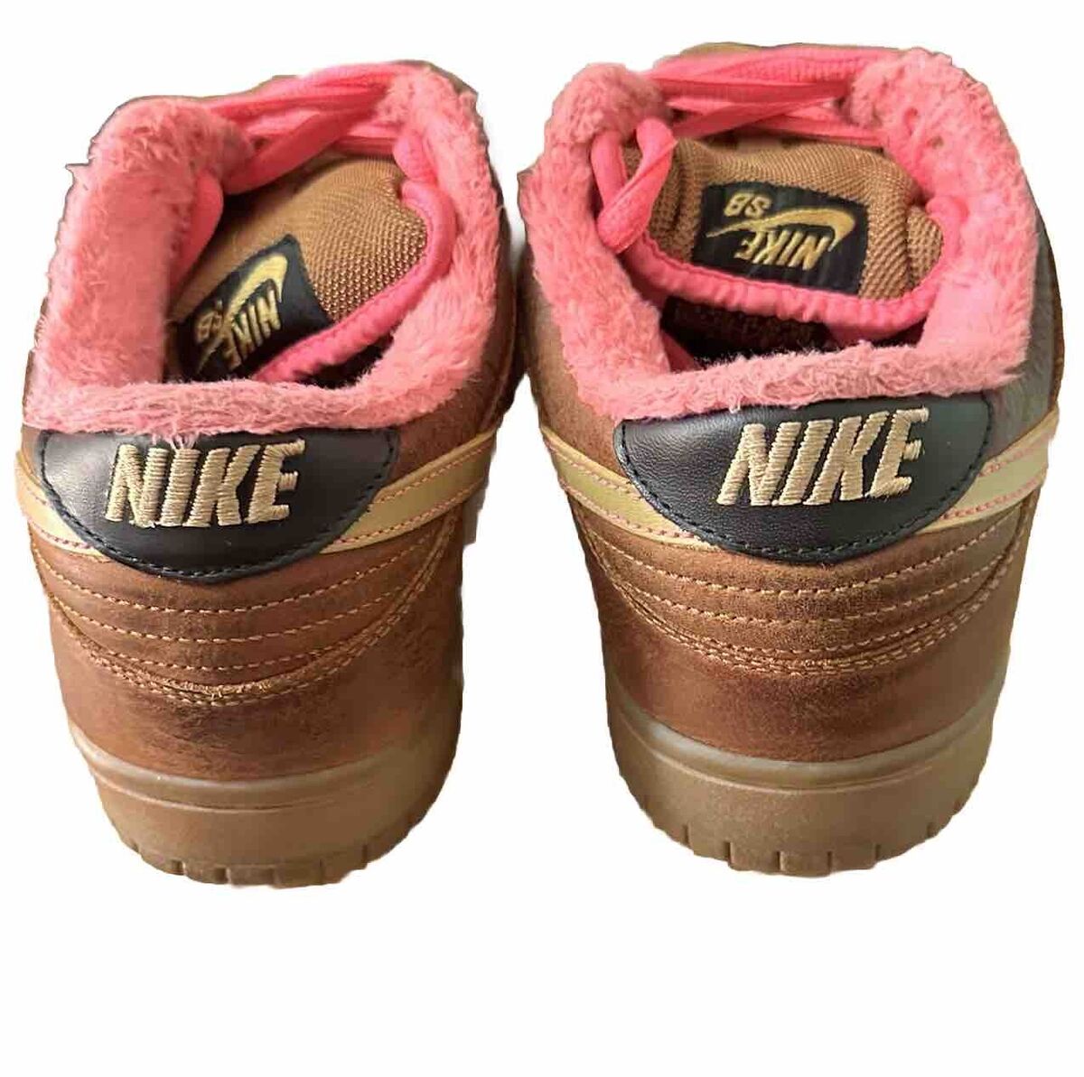 NIKE DUNK LOW SB USED SIZE 10 GIBSON GUITAR CASE LIGHT NIKE DUNK LOW SB USED SIZE 10 GIBSON GUITAR CASE LIGHT