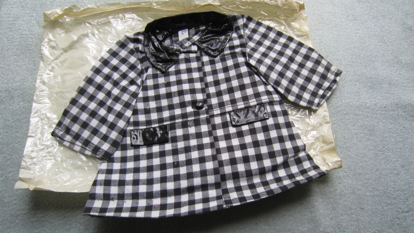 Ropa Muñeca Vintage Abrigo SUCE POUCE Vichy Col & Bolsillos Vinilo Talla 60