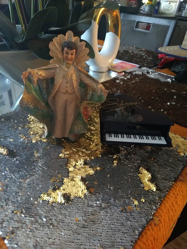 ALDON LIBERACE Mr.Showmanship Figure SET 1988 MUSICAL PIANO NO CANDELABRA
