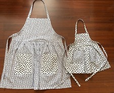 HANDCRAFTED MOTHER DAUGHTER-SET BLACK WHITE COTTON CAT LOGO APRONS - NEW-MEDIUM