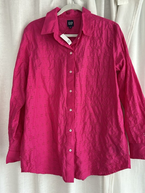 GAP Pink Eyelet Cotton Button-Up Blouse Long Sleeve Embroidered M