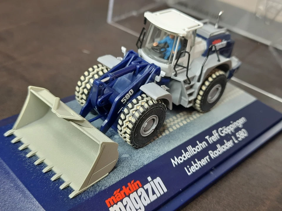 Märklin Magazin H0 1:87 SoMo 2003 Liebherr Radlader L580 mit OVP und Zubehör - Bild 3 von 4