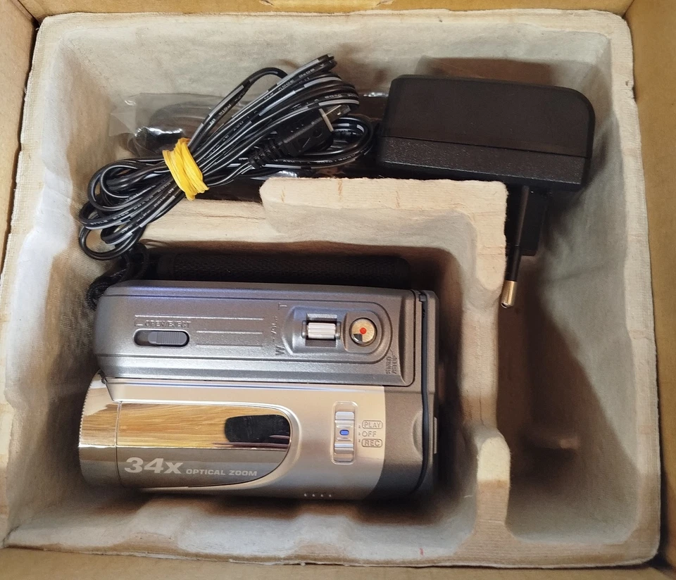 Caméscope - JVC GR-DA20E MINI DV VIDEO CAMERA - Photo 3/4