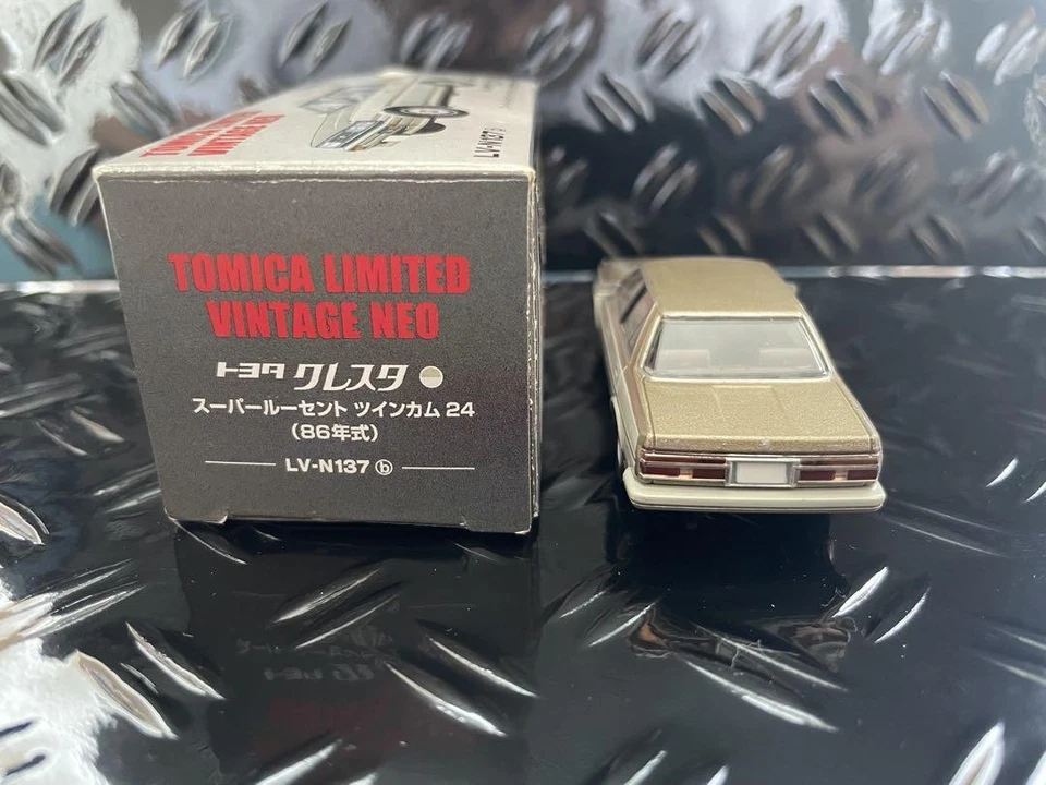 Tomica Ltd винтажный Neo Toyota Cresta жемчуг двухцветный б/у - Изображение 3 из 4