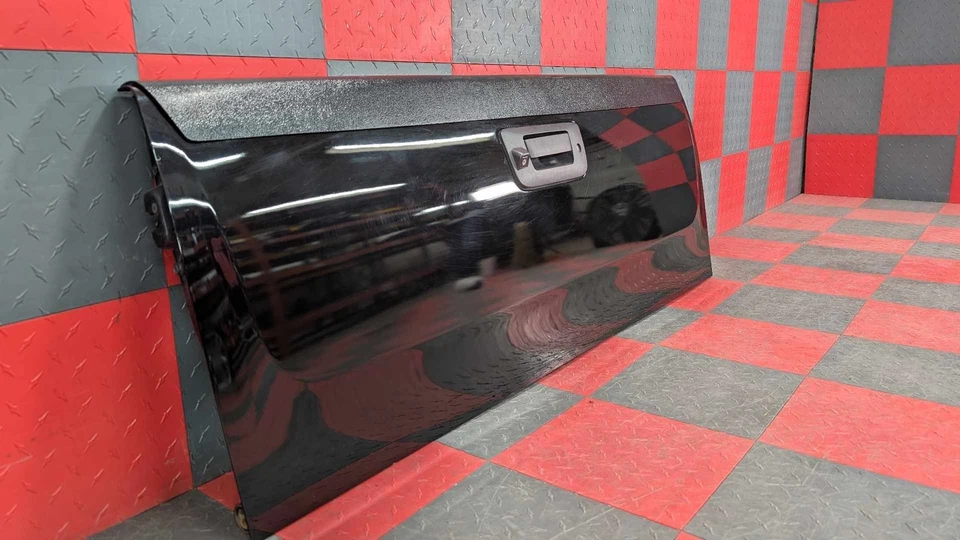 Puerta trasera Silverado Sierra 07-14 OEM (negro 41U) (muy limpia) Foto 3 de 4