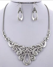 BRIGHTON BEACH Filigree Metal Necklace & Earring Set