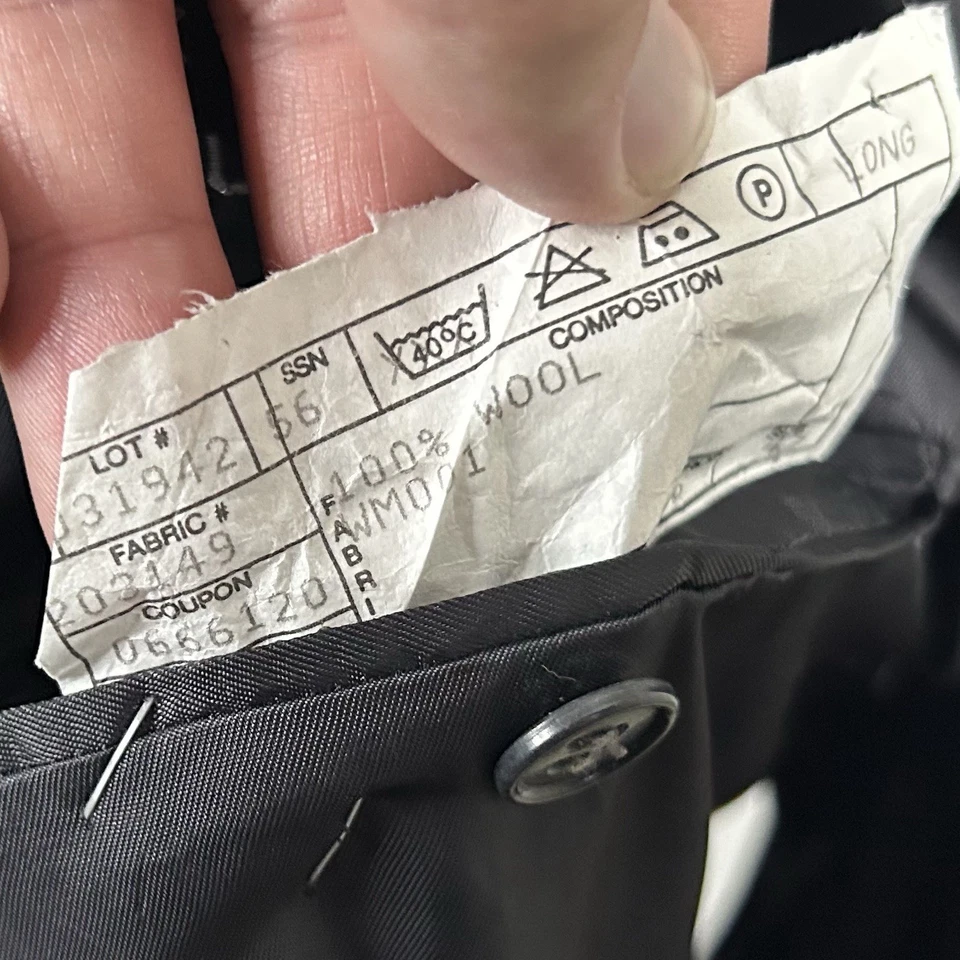 Спортивное пальто Ungaro 46L 100% шерсть полностью черное на двух пуговицах полностью на подкладке сделано в США - Изображение 4 из 4