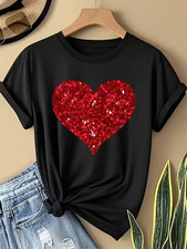 Women's Red Heart T-shirt Graphic Tee Casual Top Valentine’s Day Gift Love Shirt