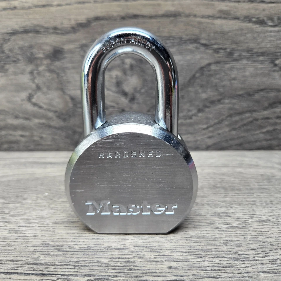 Master Lock 6230KA Padlock 1/2" Shackle 2-9/16" Body Width 2 Keys NEW-HEAVY DUTY - Image 4 of 4