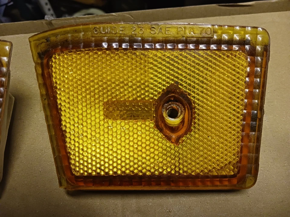 1970 70 PONTIAC LEMANS TEMPEST ORIGINAL GM FRONT MARKER LENSES NICE SHAPE - Изображение 2 из 4