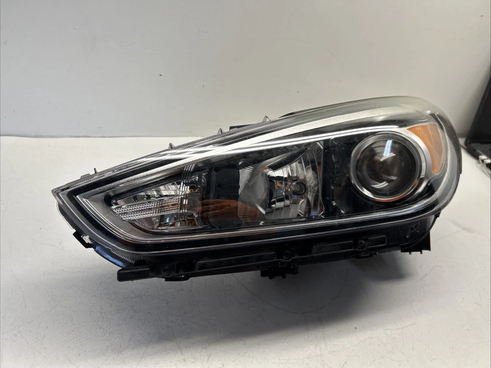 Farol de halogênio dianteiro esquerdo fabricante de equipamento original para 2018 2019 2020 Hyundai Elantra GT 92101-G30 - Imagem 2 de 4
