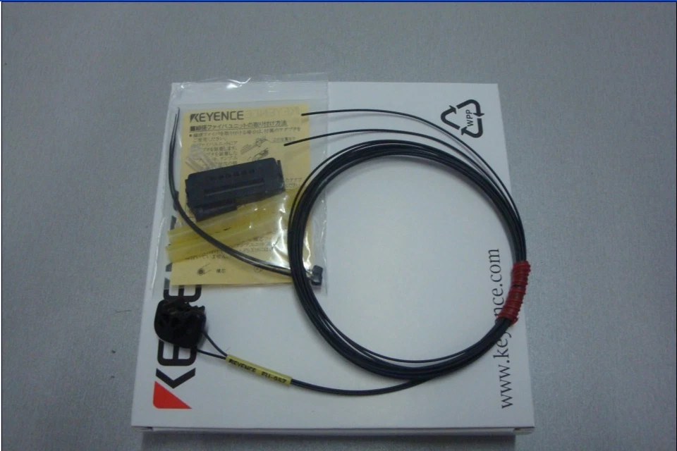 1PCS NEW For KEYENCE FU-95Z (FU95Z) Fiber Amplifier Sensor - Image 3 of 4