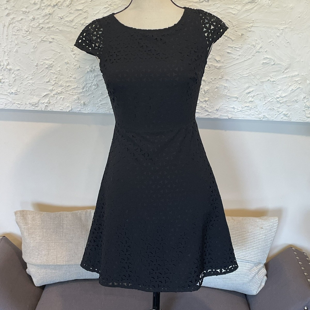 j crew laser cut dress NWT J Crew Laser cut eyelet Long Sleeve dress in 365 crepe Item Pink $148 Sz 0