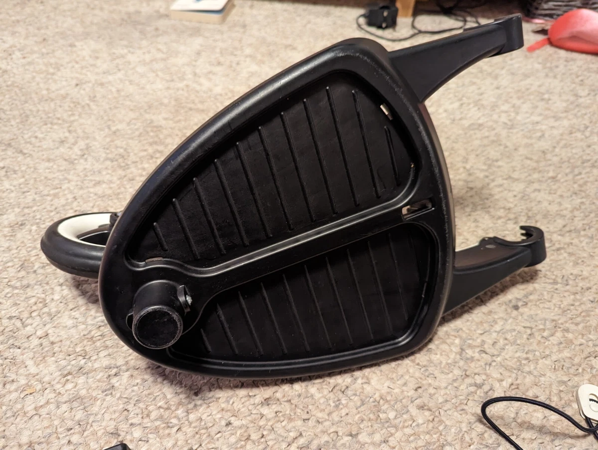 Bugaboo Universal Wheeled Board with elastic to put away
