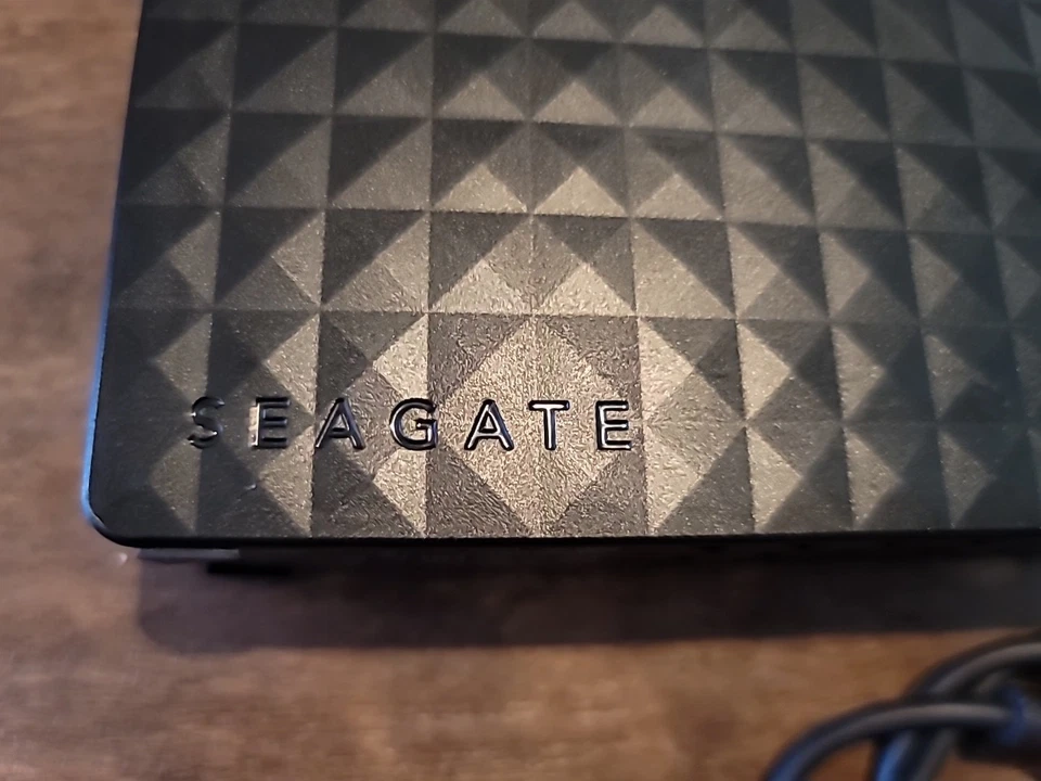 Seagate Expansion Desktop 4TB External Hard Drive HDD - Image 2 of 4
