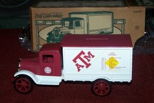 1995 Ertl -1931 Haweye Texas A M box truck bank-New Old Stock