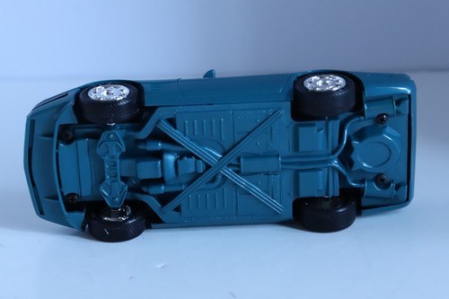AMT ERTL 1994 Chevrolet Corvette Convertible (Bright Aqua Metallic) 1/25 - Picture 6 of 12