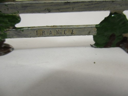 Vintage Piombo Metallo Cespugli Alberi Recinzioni Miniature Figure Made In France Treno 8 pz - Foto 14 di 24