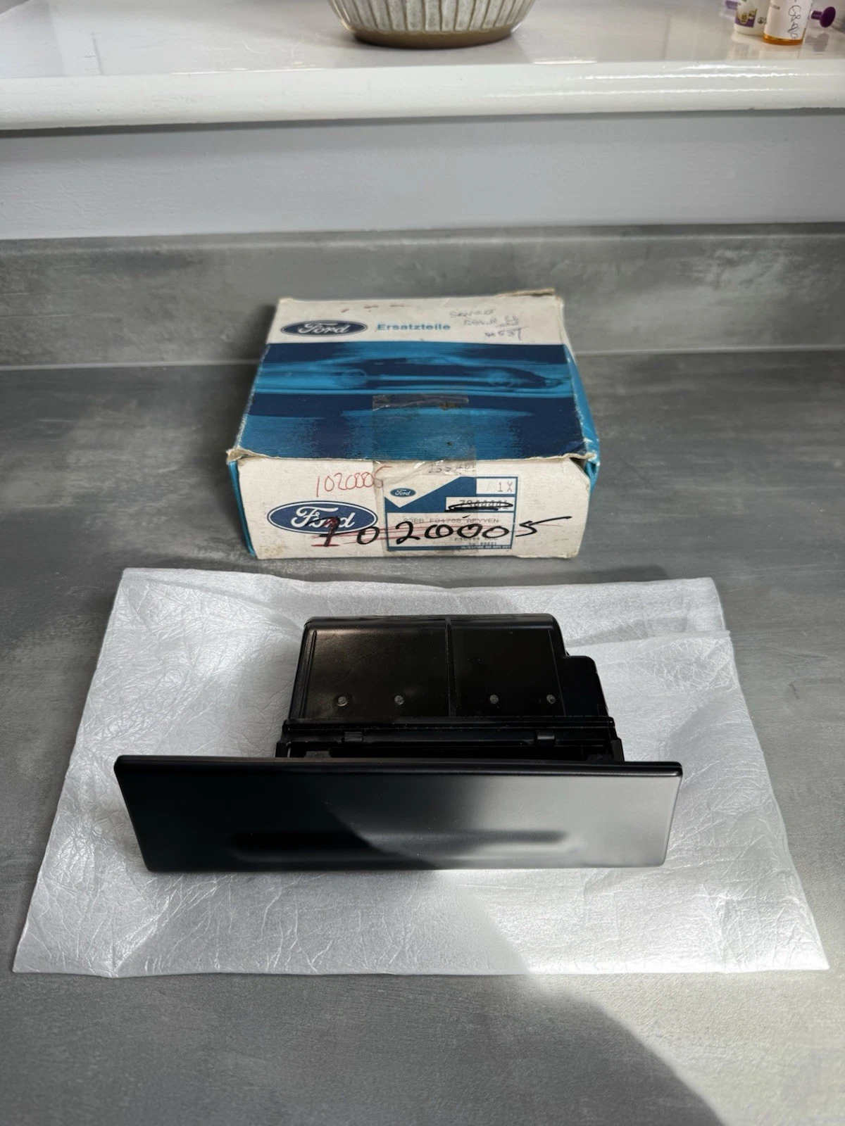 Ford Mondeo MK1 Ashtray Genuine 1020005 Brand New