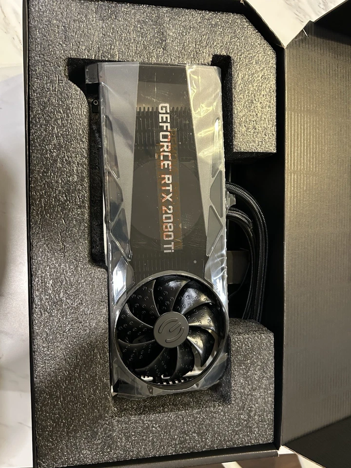 Tarjeta gráfica de video para PC para juegos - GPU: NVIDIA GeForce RTX 2080 Ti Foto 4 de 4