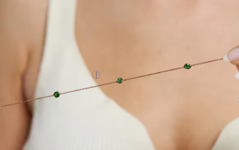 Brazalete Tenis 15ct Corte Ovalado Simulado Verde Esmeralda Chapado en Oro Amarillo 14k Foto 2 de 4