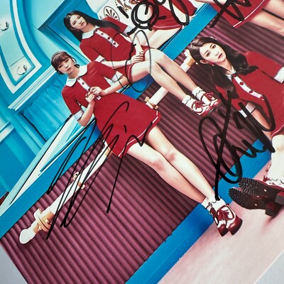GUGUDAN DEBUT SINGLE ACT.3 CHOCOCO FACTORY ALL MEMBER SIGNED PHOTO