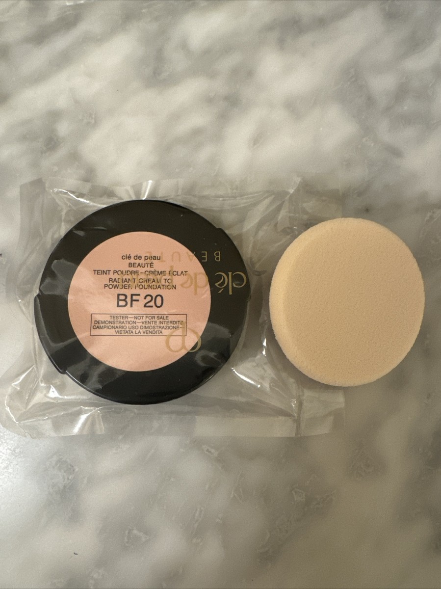 Cle de peau beaute RADIANT CREAM TO POWDER FOUNDATION SPF 24