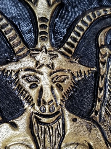 BAPHOMET CAPRA (COLORE ORO) TOPPA POSTERIORE IN VERA PELLE - Foto 4 di 5