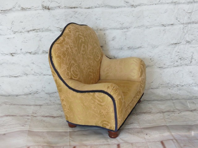 doll armchair