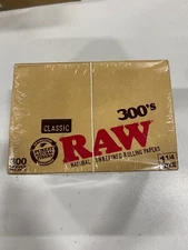 Raw 300’s Classic 1¼ Rolling Papers