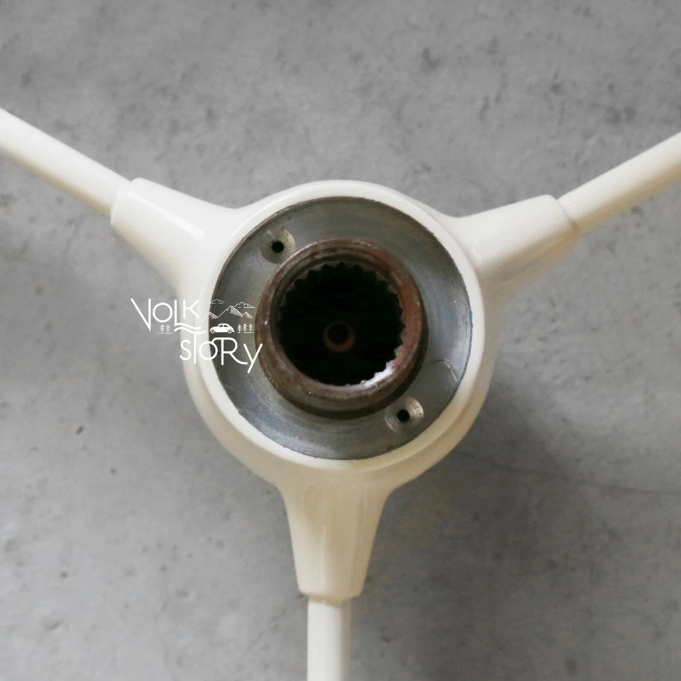 Volante VOLKSWAGEN VW escarabajo ovalado 1949 - 1957 temprano 3 radios marfil sin logotipo Foto 2 de 2