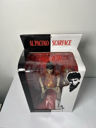 Mezco Toyz - Al Pacino Scarface - Tony Montana The Runner Action Figure (SR) - Picture 7 of 9