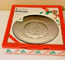 Les Verreries De Saint Gobain Duralex Set of 4 Noel Christmas Dessert Plates 8"