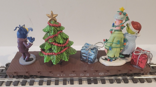Christmas Flat Car featuring Gonzo, Bunsun & Beaker Muppets MTH Lionel Weaver - Picture 2 of 2