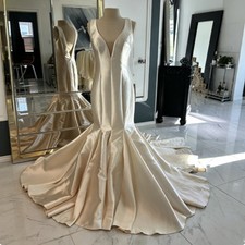 Satin Deep V Sleeveless Mermaid Wedding Dresses Luxury Flared Train Bridal Gowns
