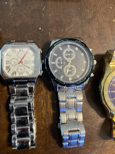 Watch Men And Women Gonna Sell All Them Or On A Lot They All Work And A Couple O
