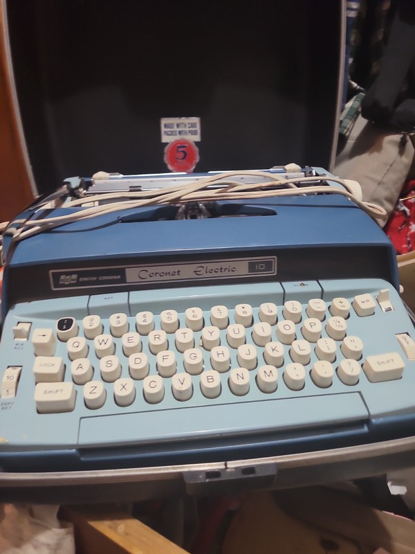 typewriter smith corona
