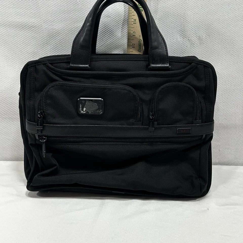 Tumi Alpha 2 расширяемый органайзер ноутбук бриф 26145D2 черные ручки 16 «x 11» x 6» - Изображение 4 из 4