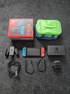 Nintendo Switch Konsole HAC-001(-01) mit Zubehörpaket