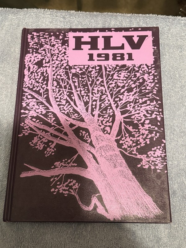 1981 Hartwick Ladora Victor Ia Iowa High School Yearbook Very Nice Condition.