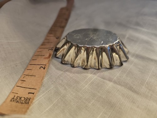 1970s? Vintage Swedish Tartlet Tin Metal Cookie Tart Mold (A19) - Picture 3 of 3