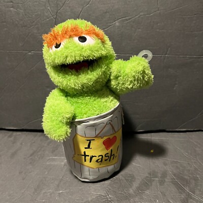 Sesame Street Live Plush 10  OSCAR THE GROUCH  I Love Trash Can New Missing Tags