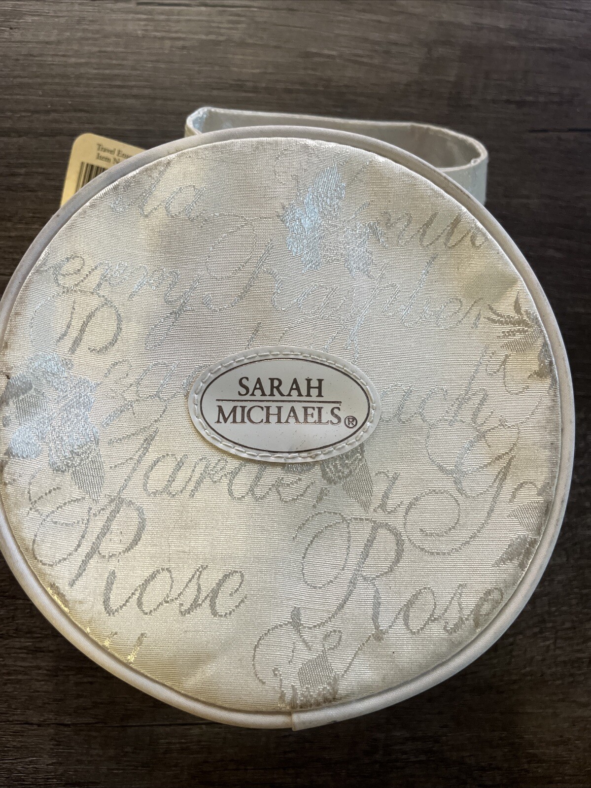 Sarah Michaels Rose Mist Bath Gift Set travel ensemble round case Soap