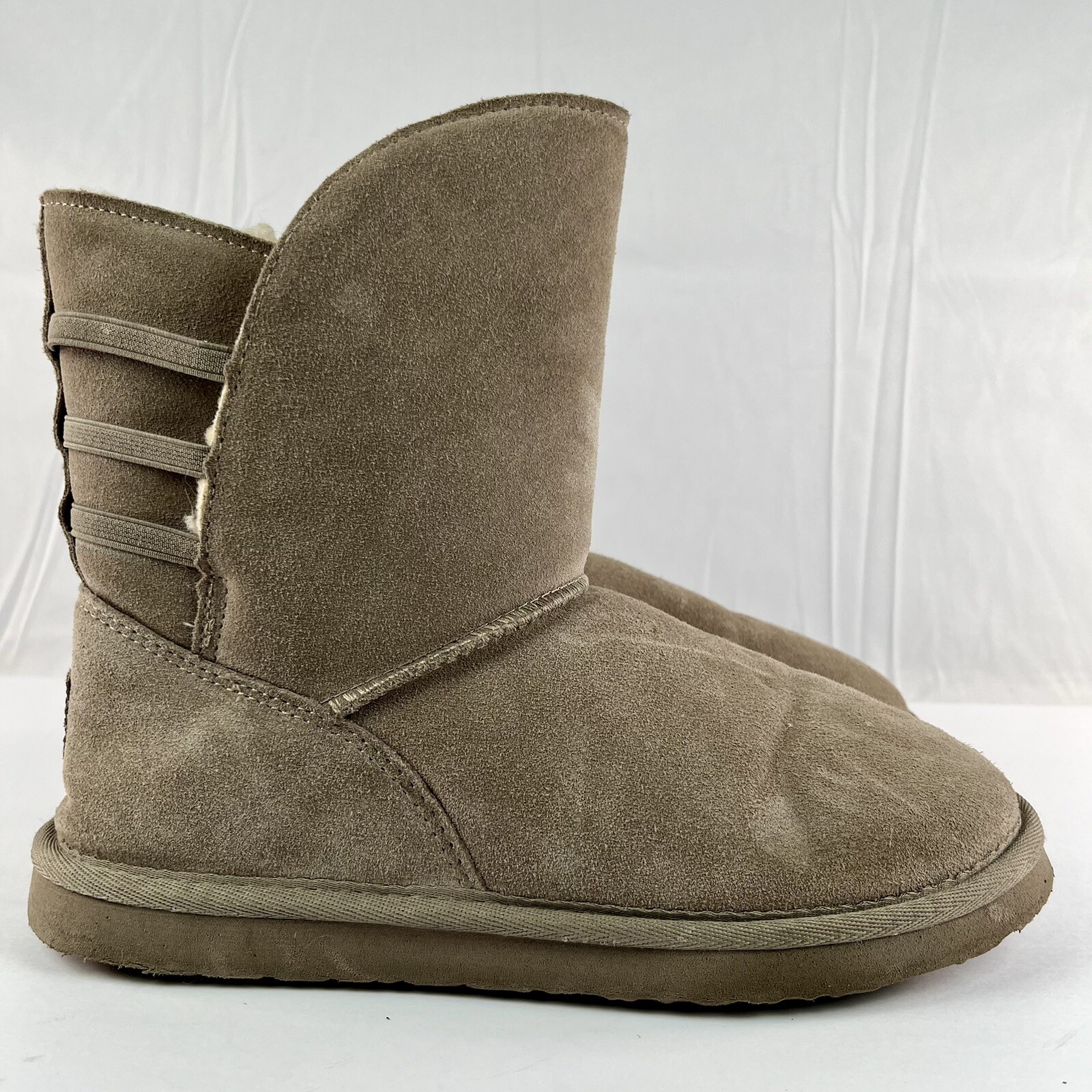 BEARPAW Kylee Women's Suede Boot Size 8 with NeverWet Beige
