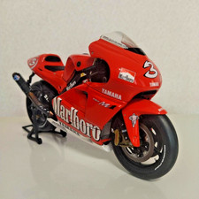 Minichamps Yamaha YZR-M1 2002 Biaggi Marlboro 1/12 Scale Model