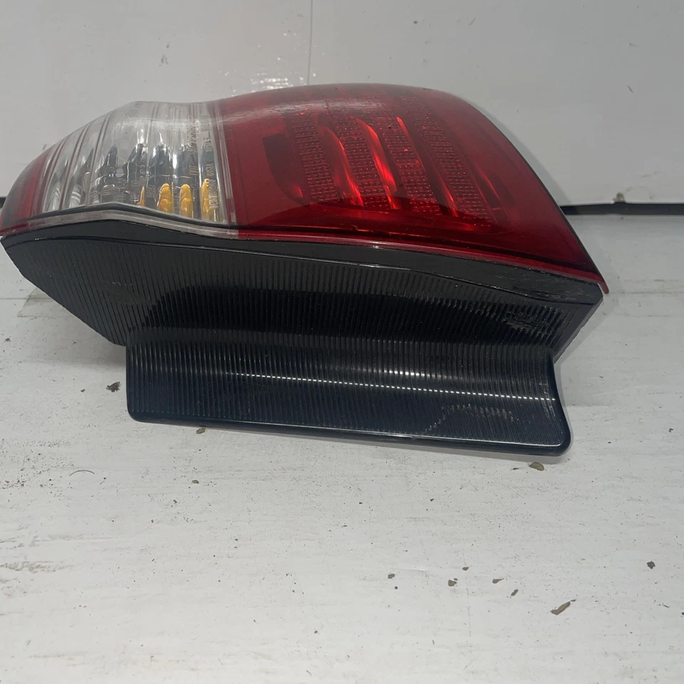 Infiniti I-35 I-30 2001 2002 2003 2004 pasajero lado derecho luz trasera fabricante original Foto 3 de 4