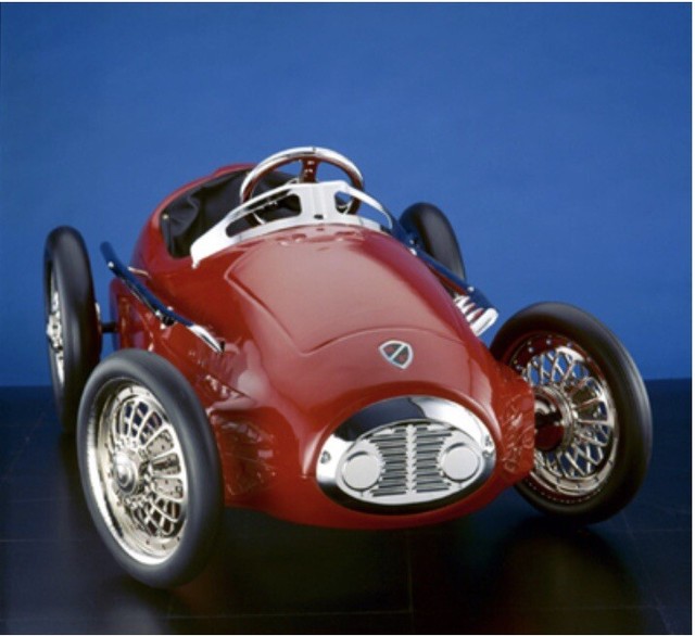 american retro pedal car